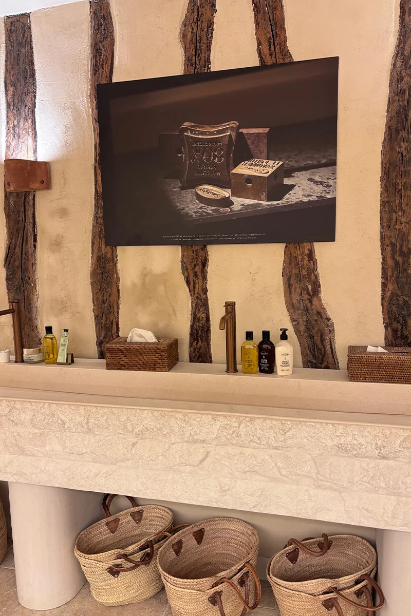 Vitrine agencement L’Occitane par Maison Magence Vitrine agencement L'Occitane par Maison Magence